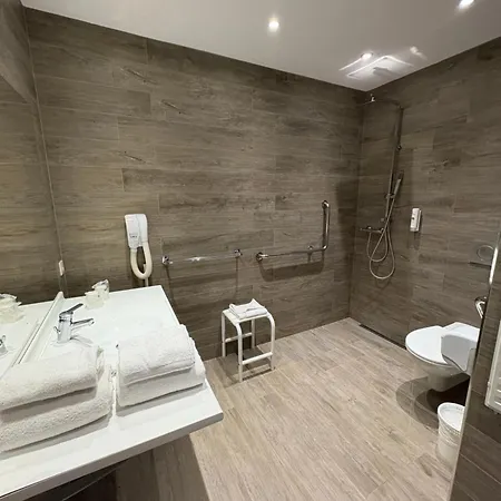 Hotel Cit'hotel Le Chris'tel Et Restaurant 3*