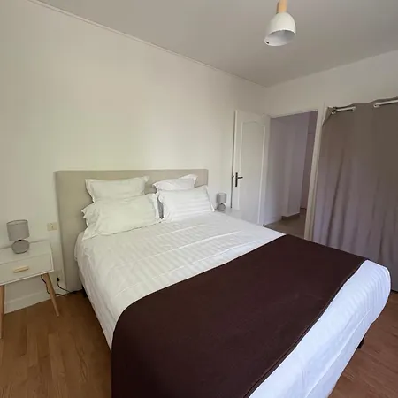 ホテル Cit'hotel Le Chris'tel Et Restaurant Le Puy-en-Velay
