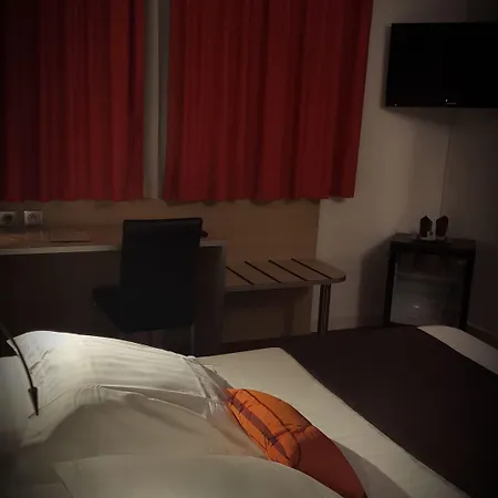 ホテル Cit'hotel Le Chris'tel Et Restaurant 3*
