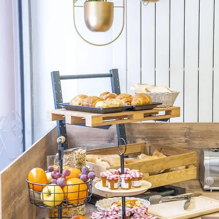 Cit'hotel Le Chris'tel Et Restaurant Hotel Le Puy-en-Velay